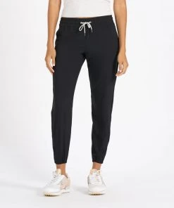 Vuori Women's Weekend Jogger - Spring 2022