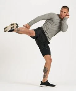 Vuori Men's Long Sleeve Strato Tech Tee - Winter 2021/2022